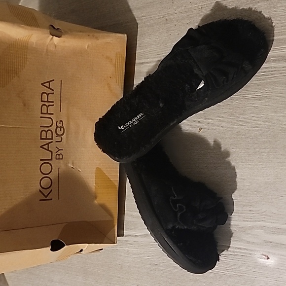 Koolaburra by UGG Plush Black Bow Slipper Size 8 - Picture 1 of 6